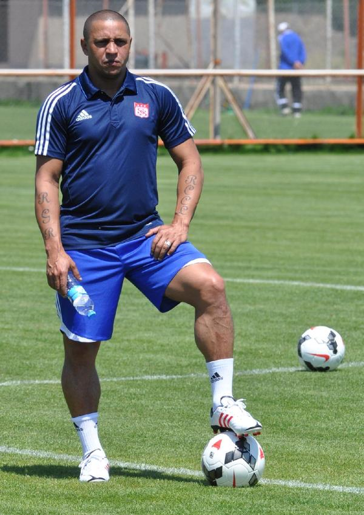 Roberto Carlos, Pro Lisansa Kavuştu