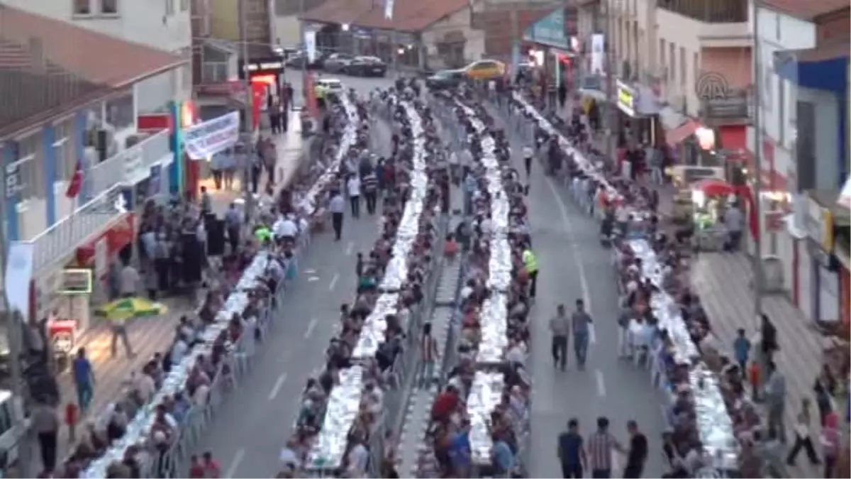 Şarkışla Belediyesi 2 bin 500 kişiye iftar verdi -