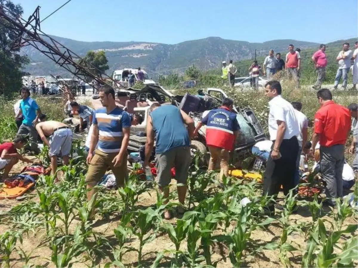 Şoför Uyuklayınca Öğrencileri Taşıyan Minibüs Devrildi: 12 Yaralı