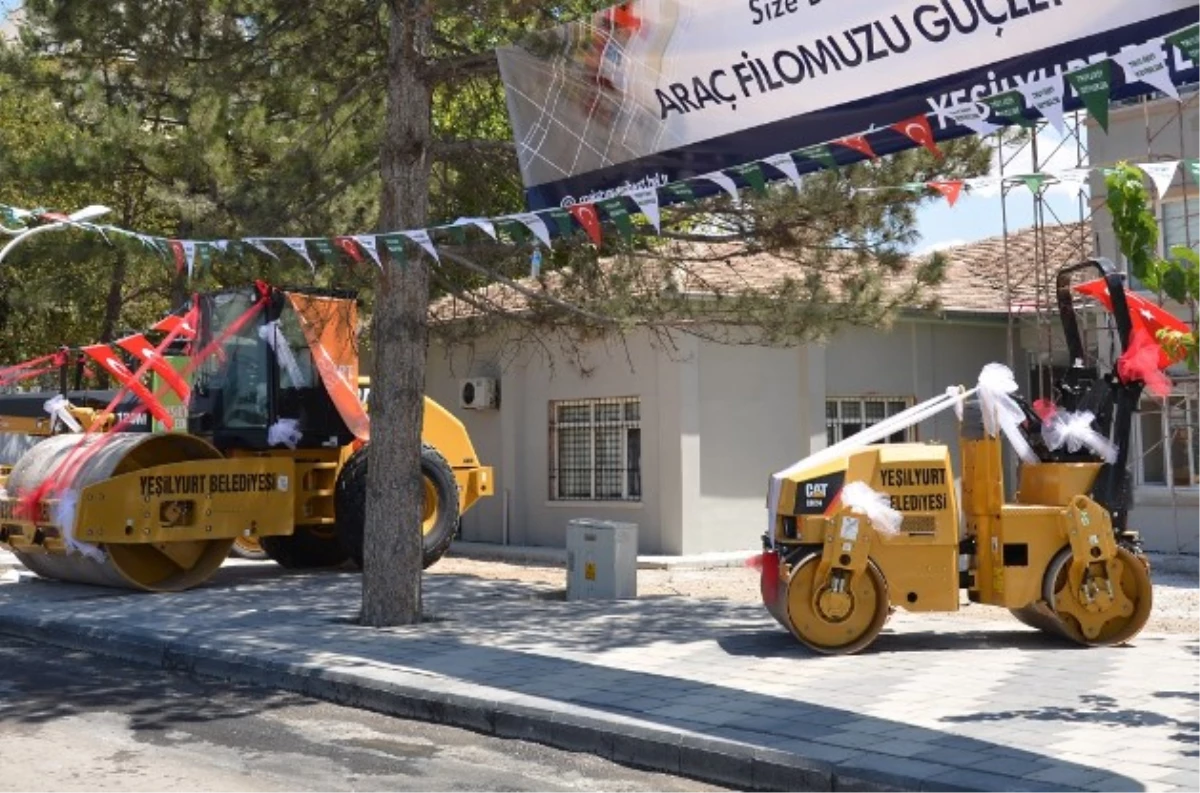 Yeşilyurt Belediyesi Yeni İş Makinaları Aldı