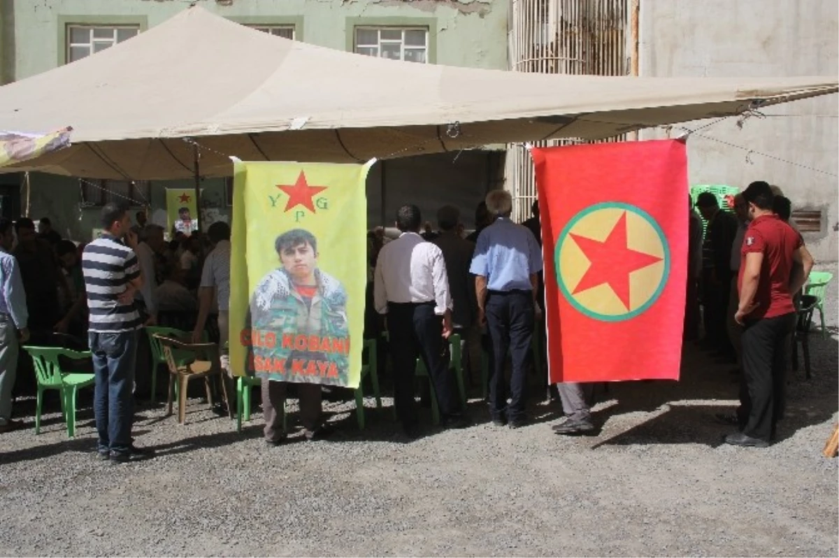 Ypg\'li Kaya İçin Taziye Çadırı