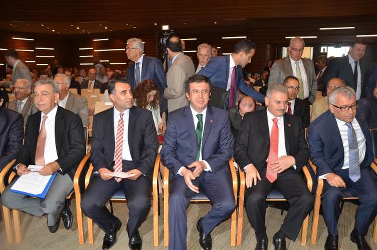 Zeybekci: "Manisa ile Yarışmayın"