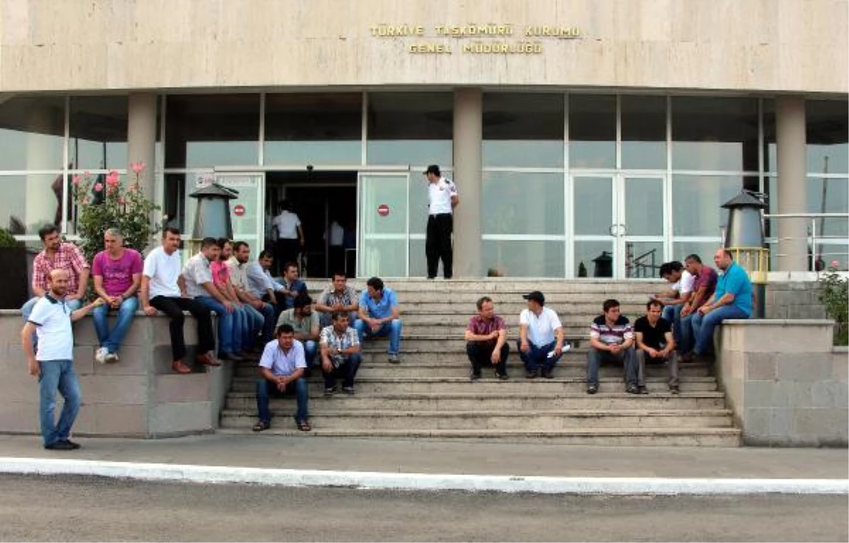 Zonguldak\'ta Maden İşçilerinden Ücret Eylemi