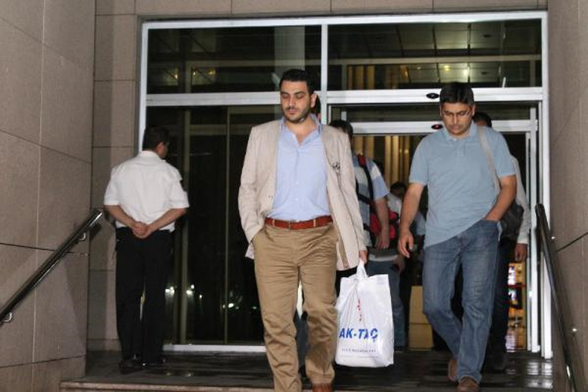 8 Polis Serbest Bırakıldı