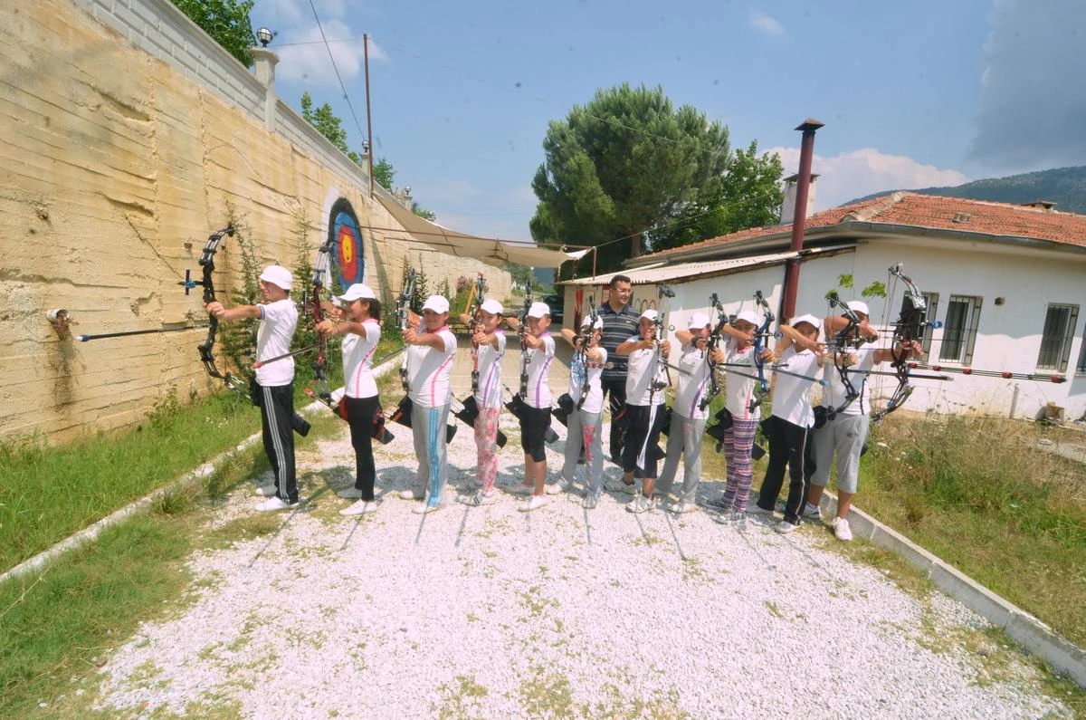 Aile Sağlığı Merkezi Bahçesinde Türkiye Rekorları İçin Hazırlanıyorlar
