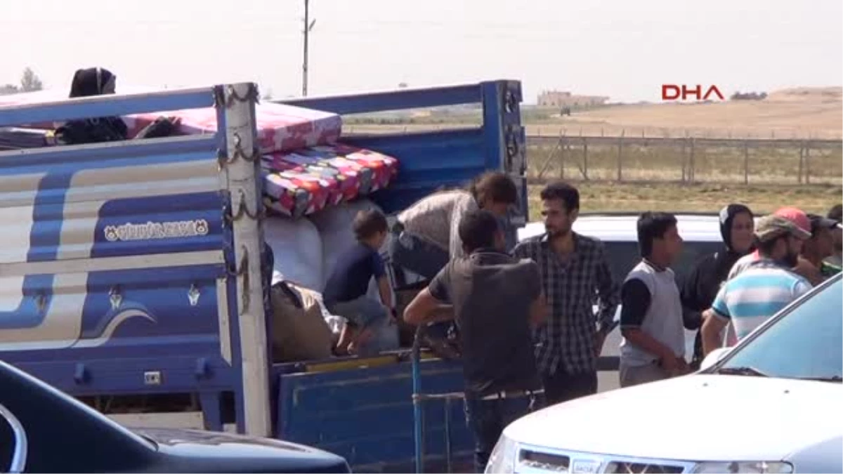 Akçakale\'de 1000 Suriyeli Bayram İçin Ülkesine Döndü