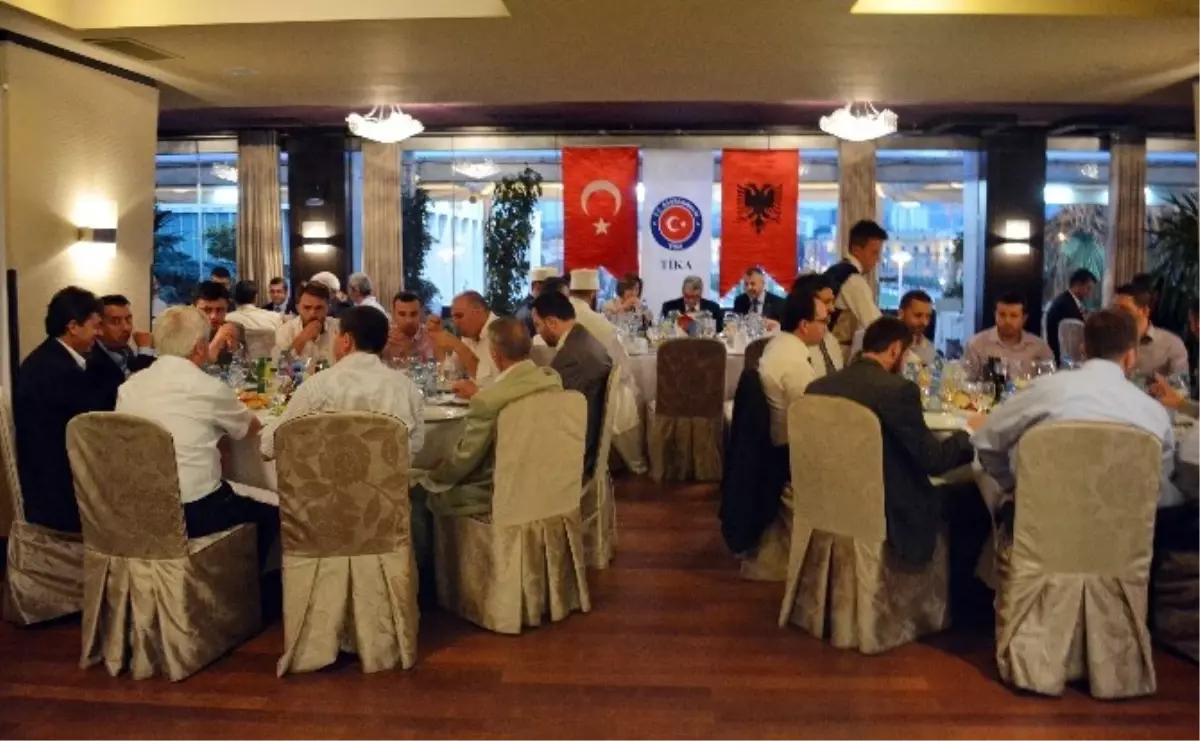 Arnavutluk\'ta İftar Programlarına Destek