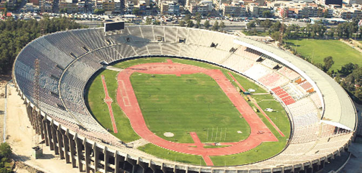 Atatürk Stadı\'nda Yenileme Çalışmaları