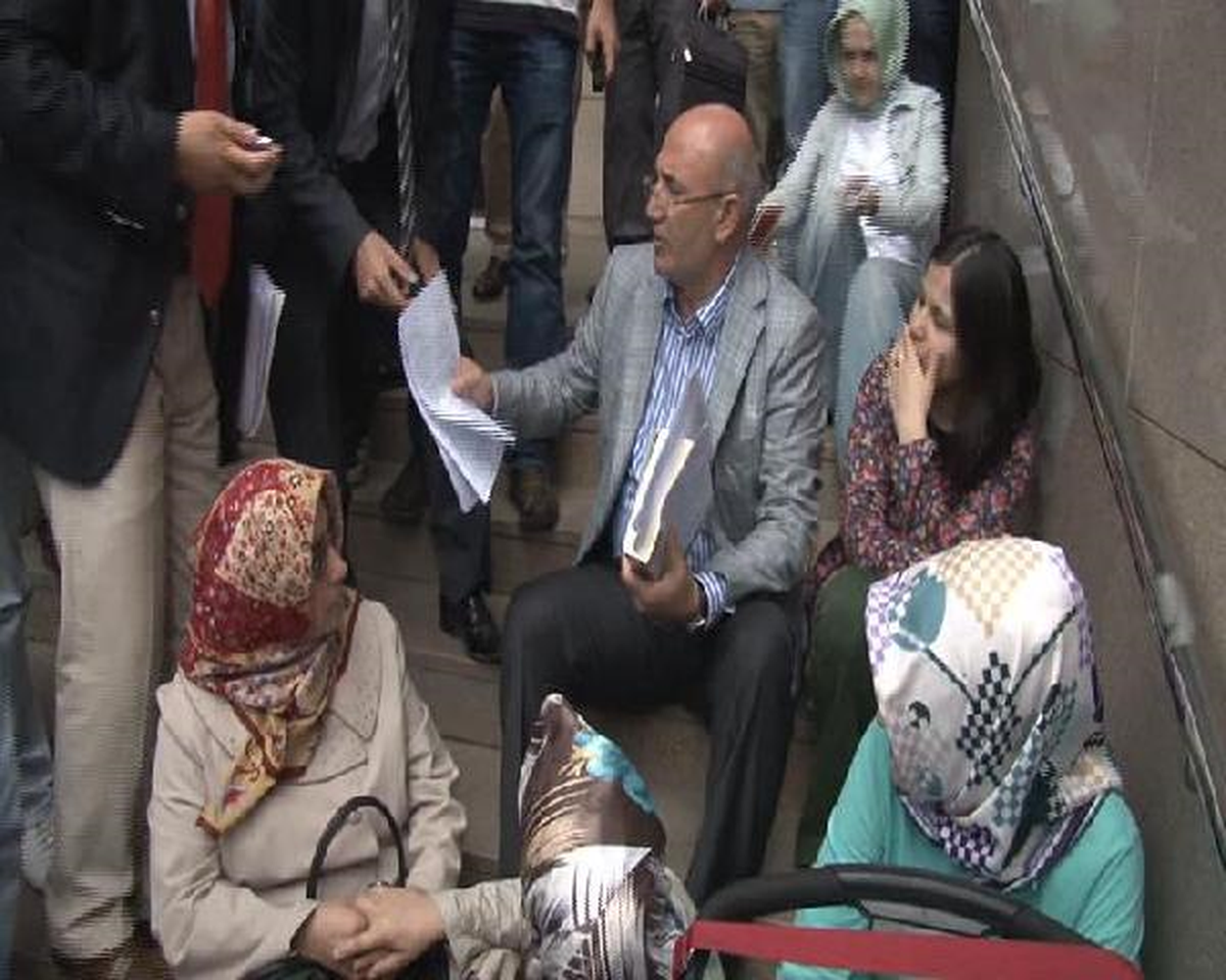 CHP Milletvekili Tanal ve Avukat Turanlı\'dan Gözaltı Açıklaması