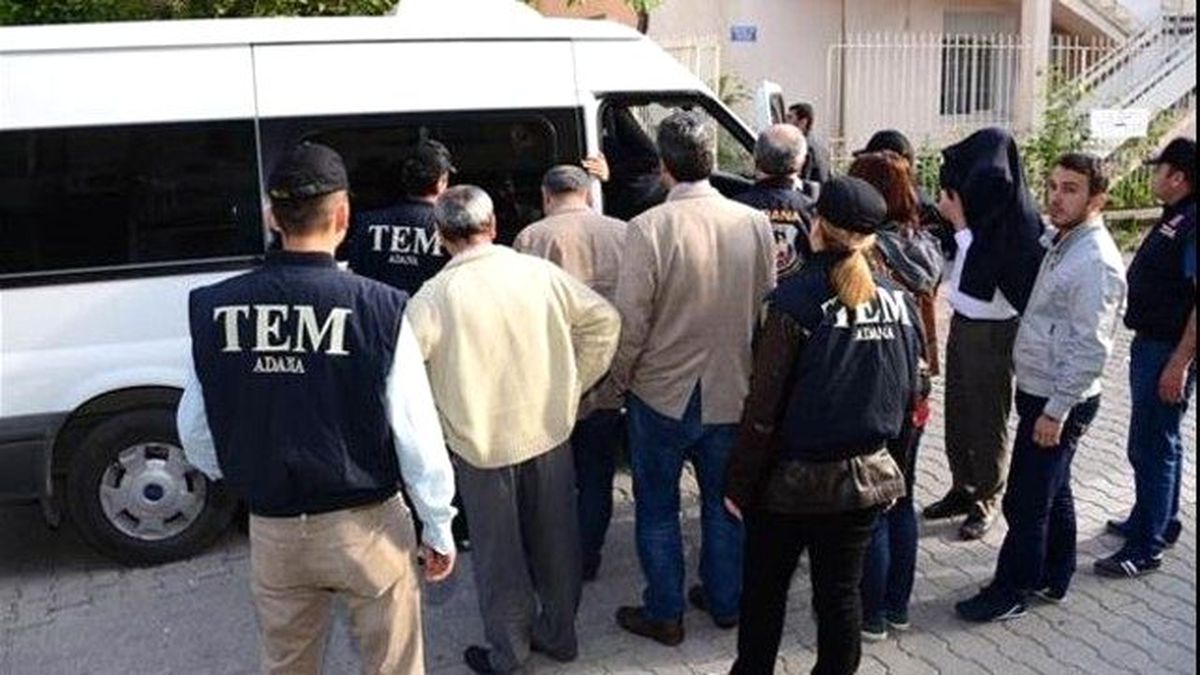 Paralel Yapı Soruşturmasında 8 Polis Tutuklandı