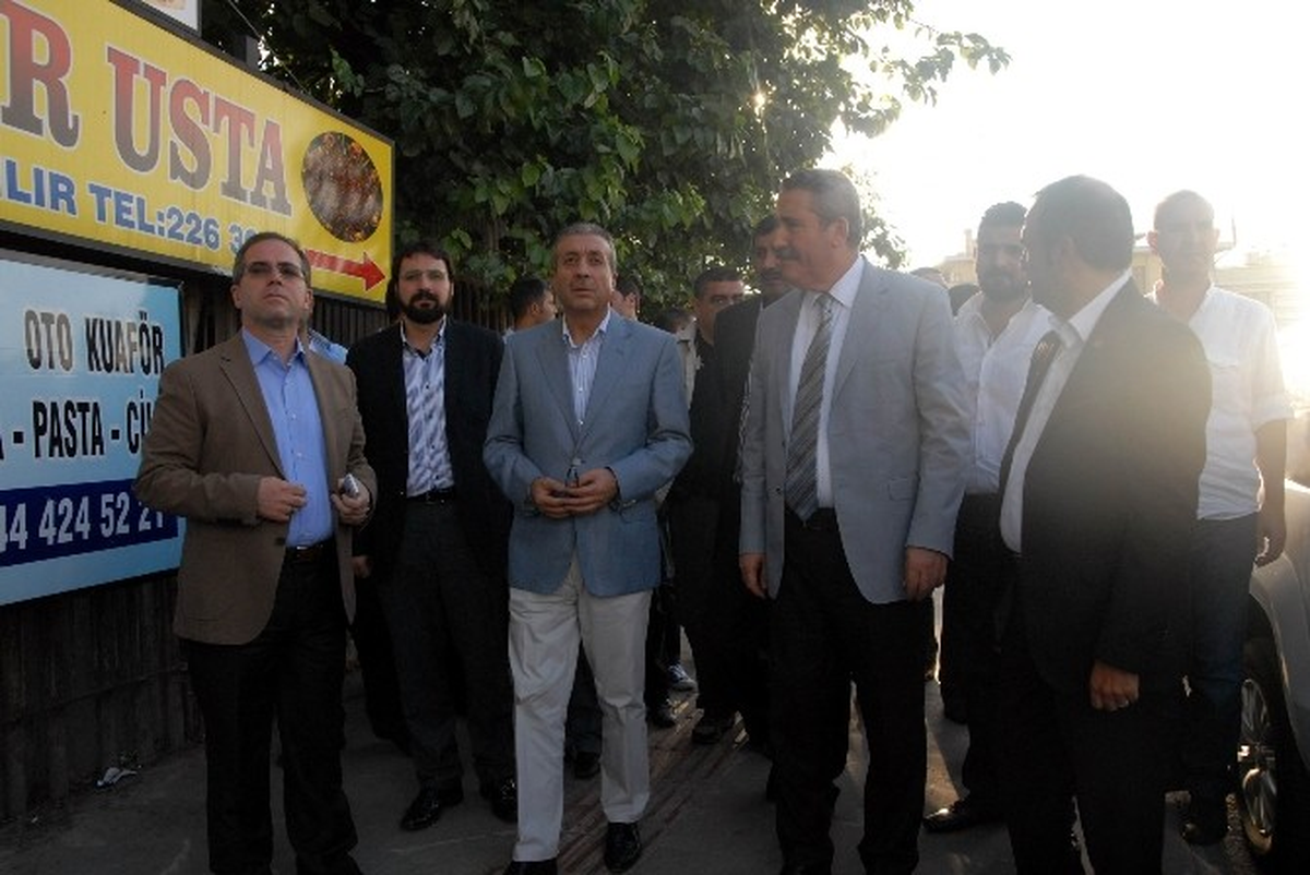 Bakan Eker, Başbakan\'ın Miting Yapacağı Alanı İnceledi