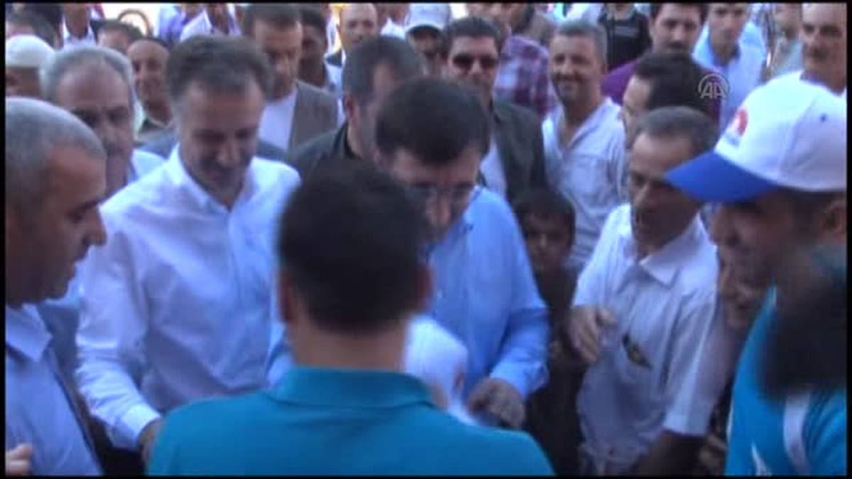 Bakan Yılmaz, Erdoğan\'a seçim çalışmalarında destek amacıyla bağış yaptı -