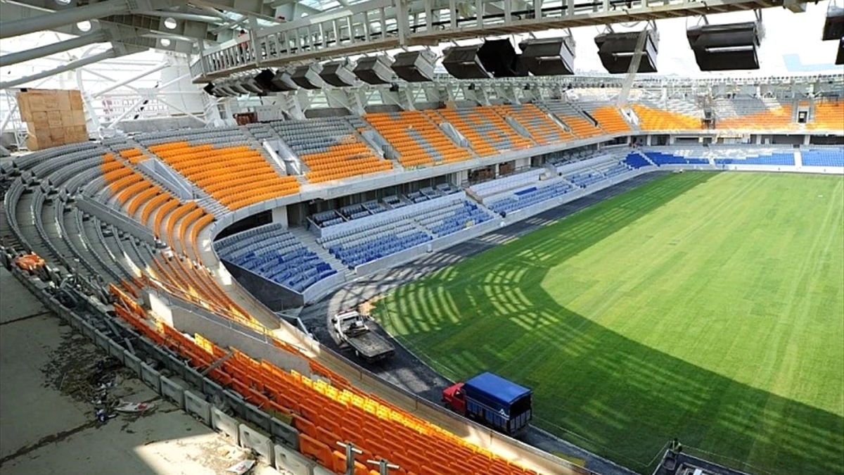 İstanbul\'un Yeni Spor Tesisi Başakşehir Stadı Açılıyor