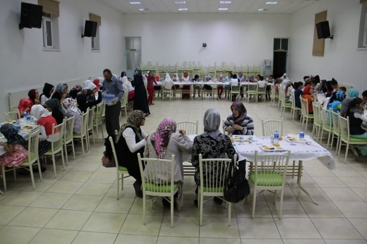 Başkan Kararaslan\'dan Kuran Kursu Öğrencilerine İftar Yemeği
