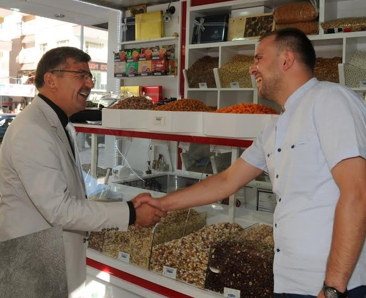 Belediye Başkanı Akdoğan\'dan Esnafla Buluşmaya Devam Ediyor