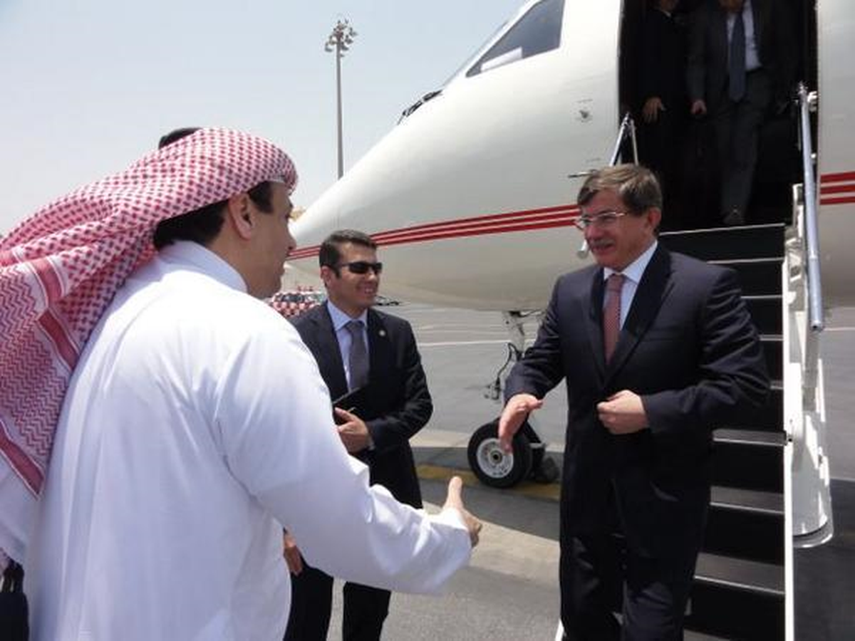 Davutoğlu, Katar\'da