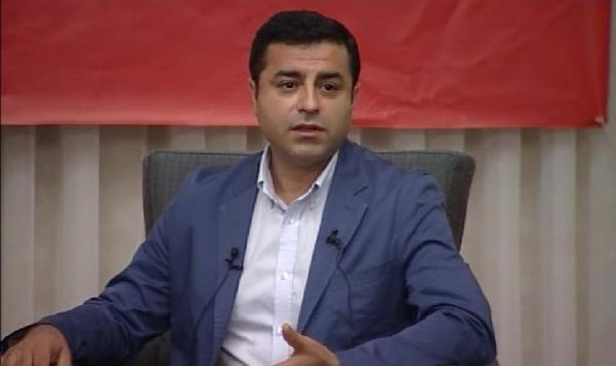 Demirtaş : Bir Kadın, Bir Erkek Olarak Eş Cumhurbaşkanı Adayıyla Yarışa Katılmayı Arzu Ediyorduk (1)
