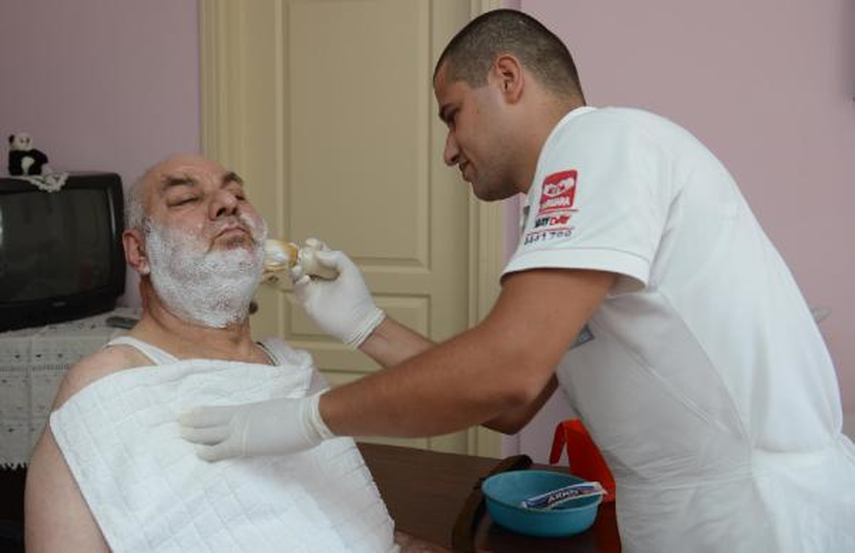 Evde Bakılan Hastalara Bayram Jesti