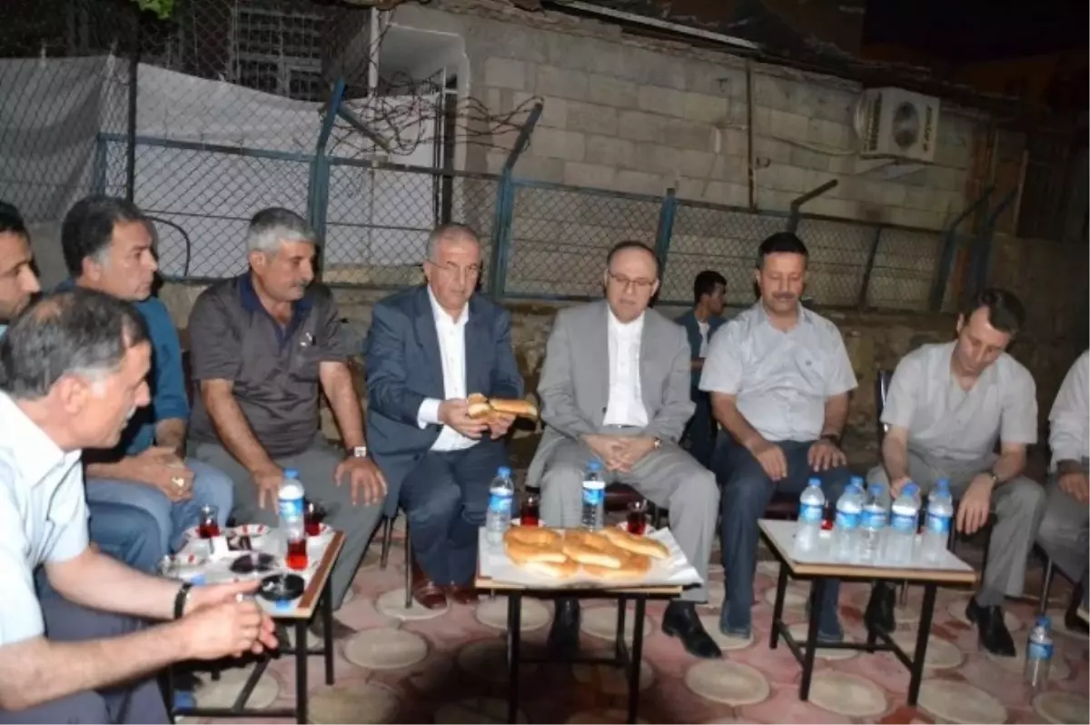 Gazze İçin Anlamlı İftar Sofrası