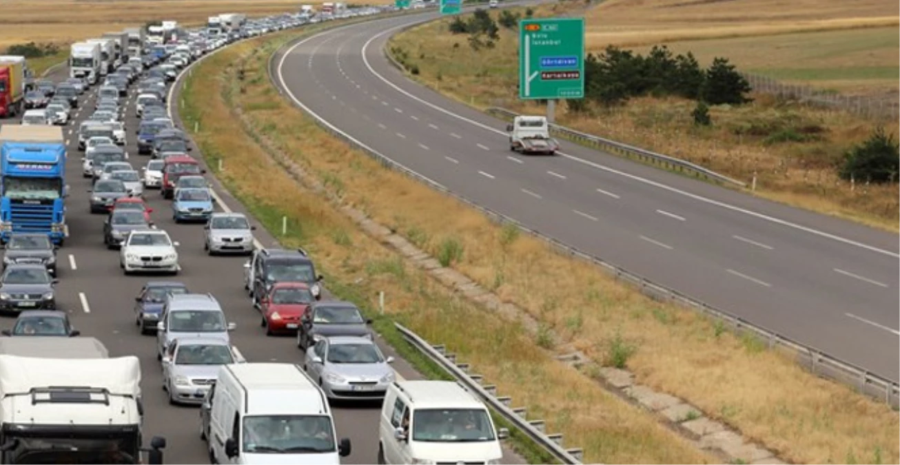 İstanbul\'da Trafik Durma Noktasına Geldi