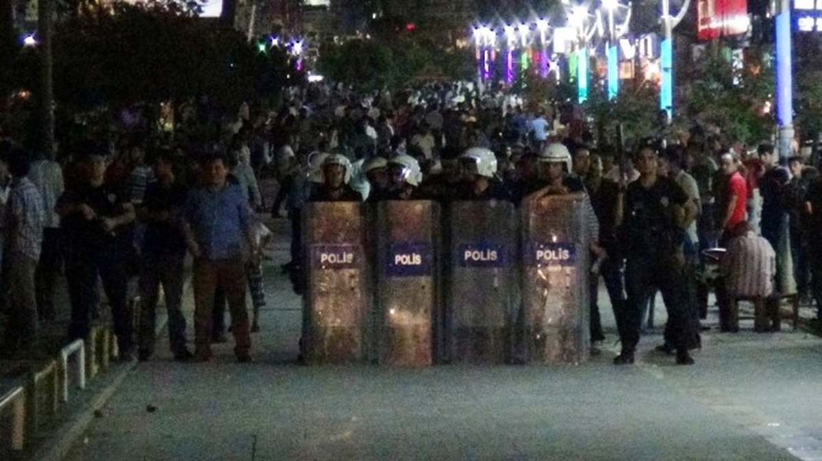 Kızıltepe\'de Tehlikeli Gerginlik Devam Ediyor.