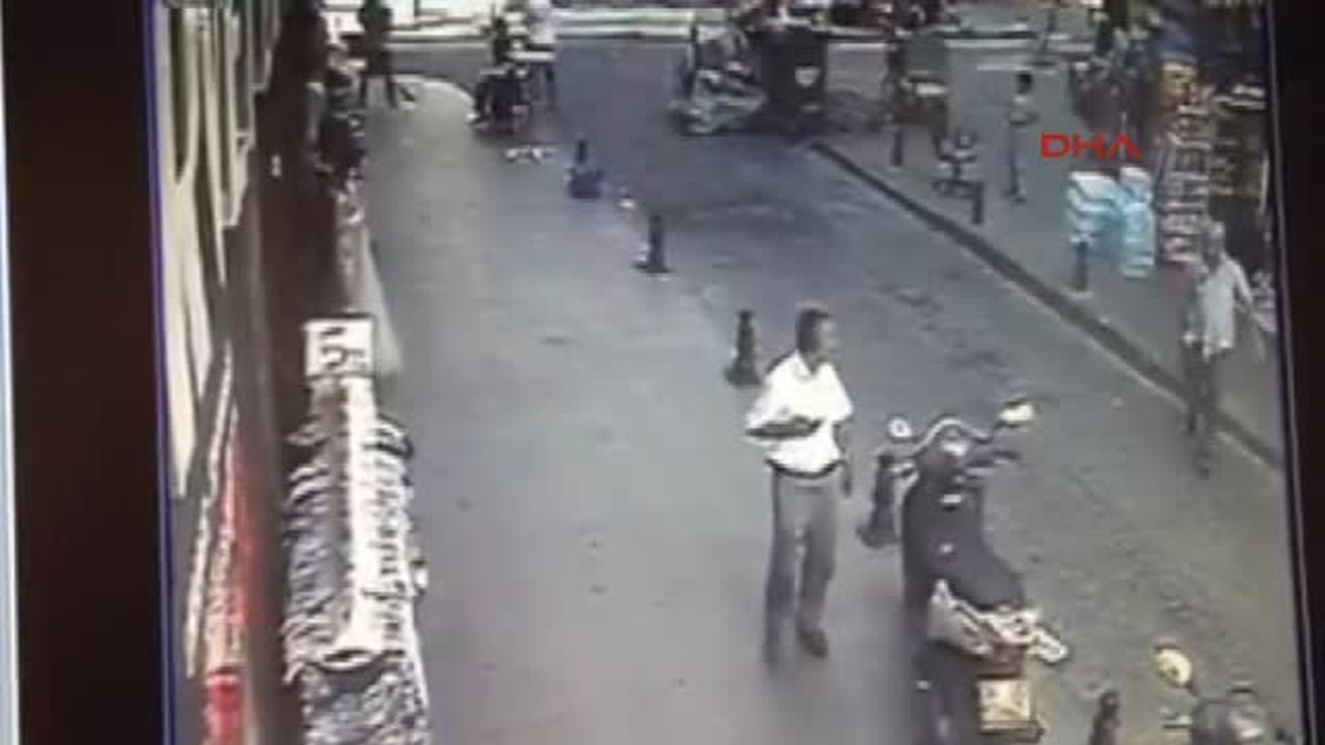 Fatih\'te Kuryeyi Vurdu, 60 Bin Dolar ile Kaçtı