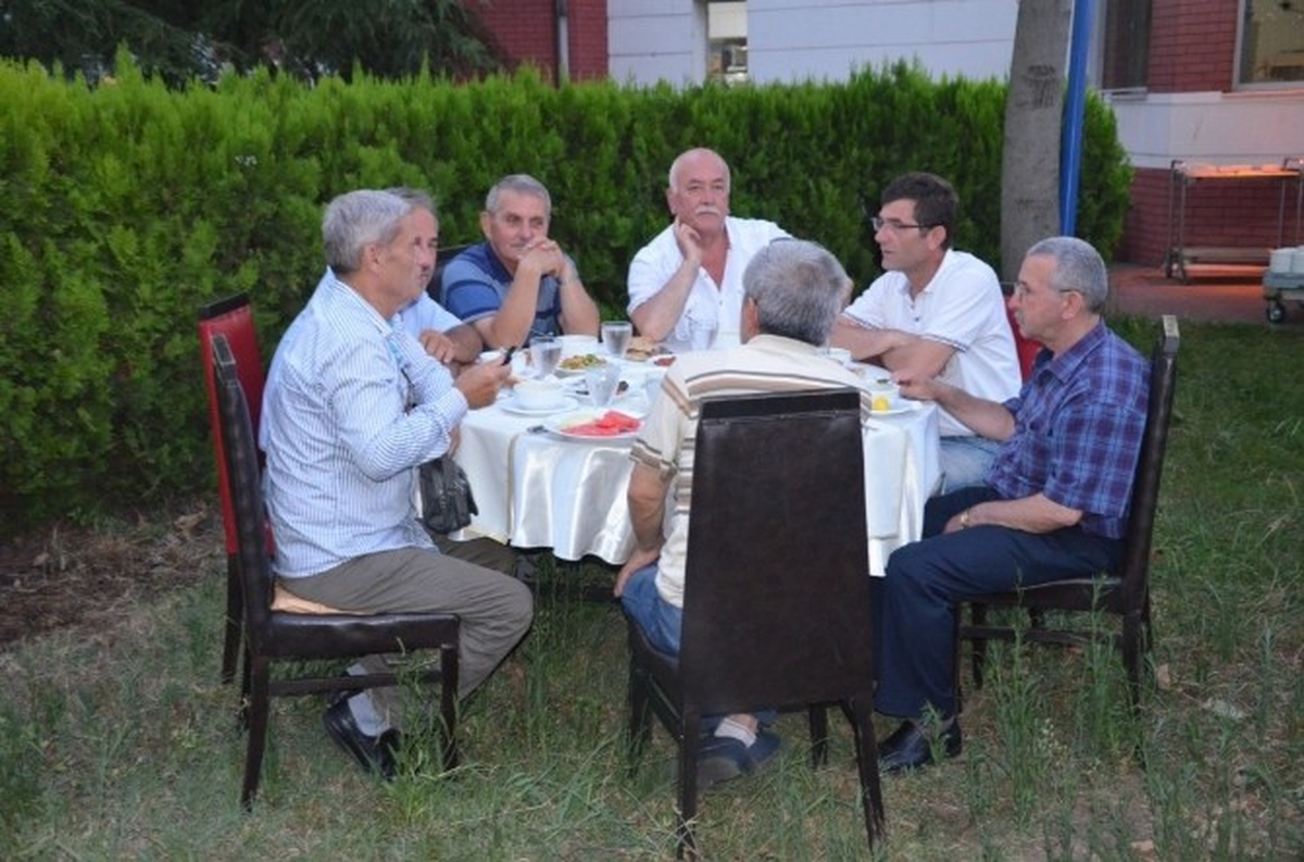 Muhtarlardan Dayanışma Yemeği