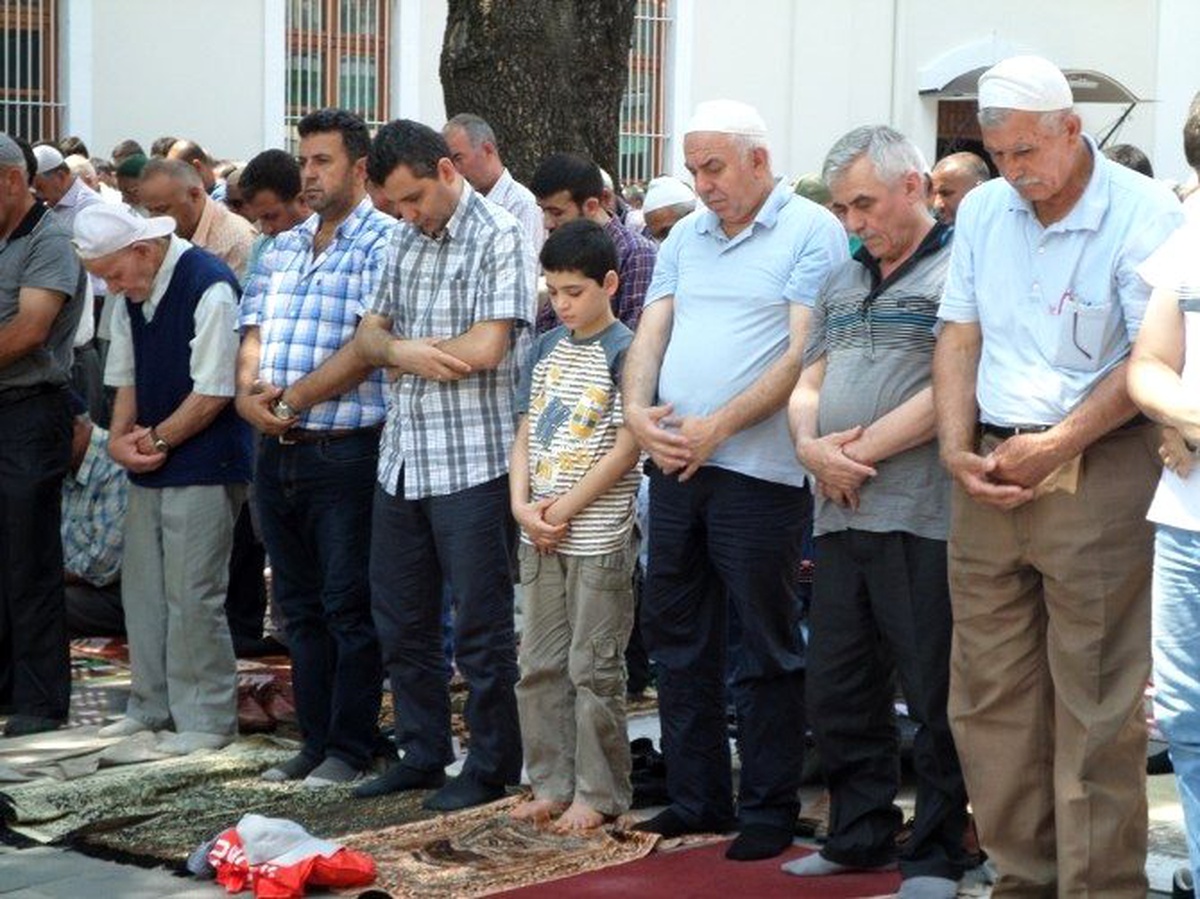 Ramazan Ayı Son Cuması Camiler Doldu Taştı