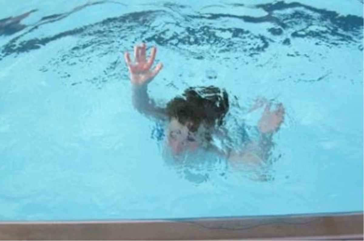 Rus Turist, Havuzda Boğulma Tehlikesi Geçirdi
