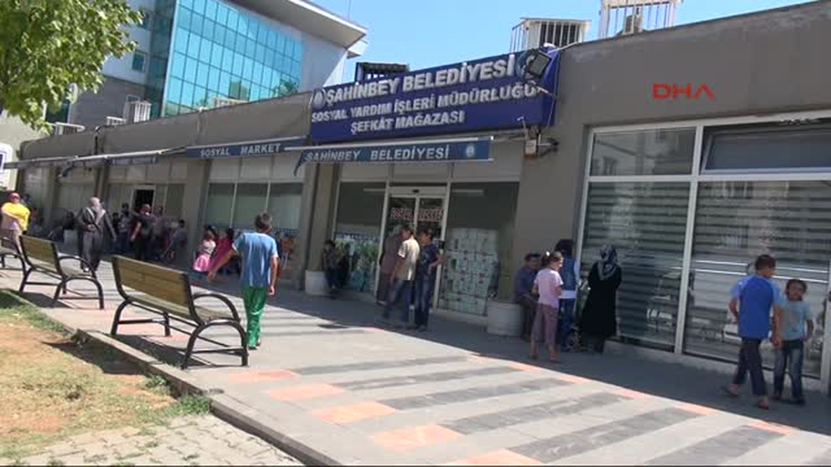 Şahinbey\'de Fakirin Bayramlığı Sosyal Marketten
