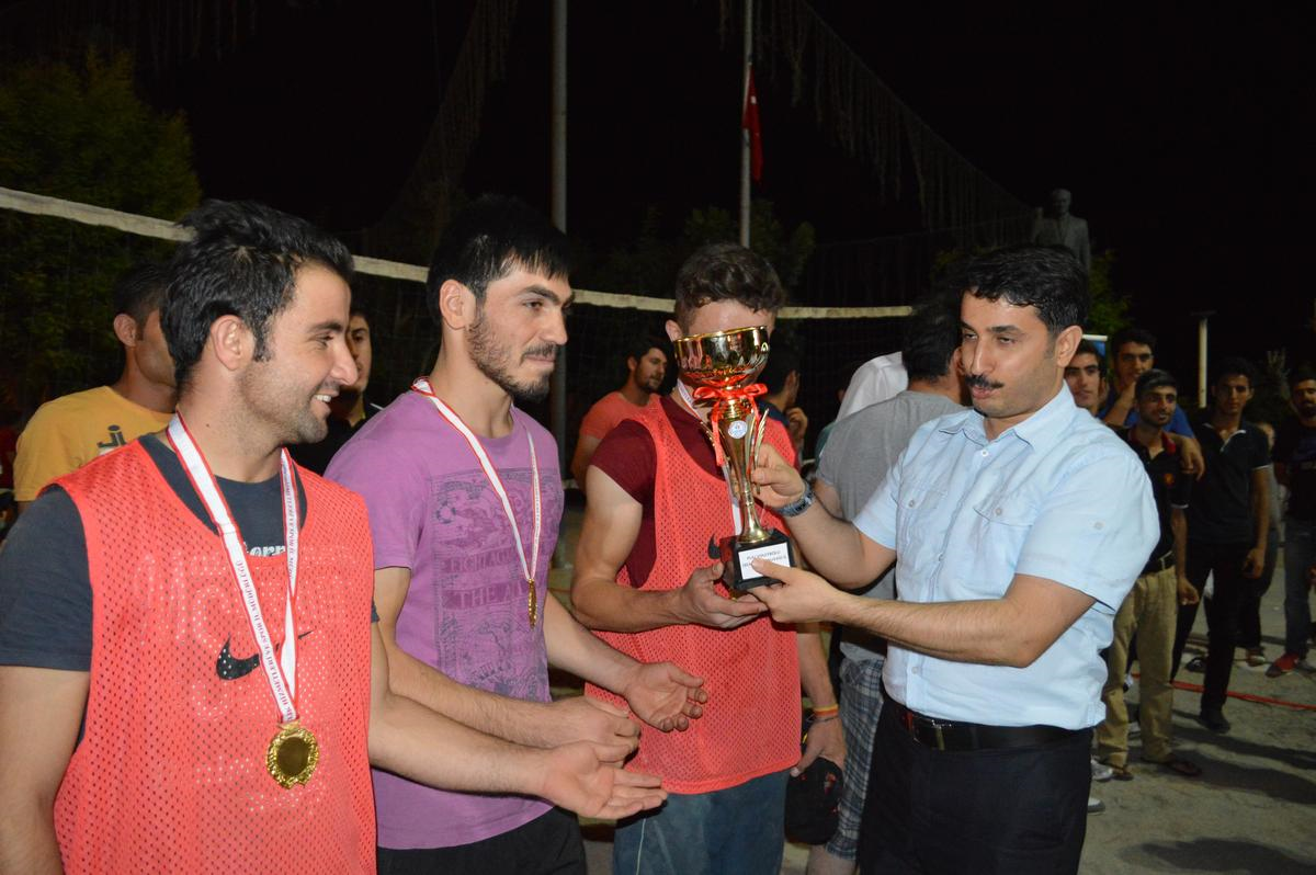 Şırnak\'ta Plaj Voleybolu ve Sokak Basketbol Turnuvası