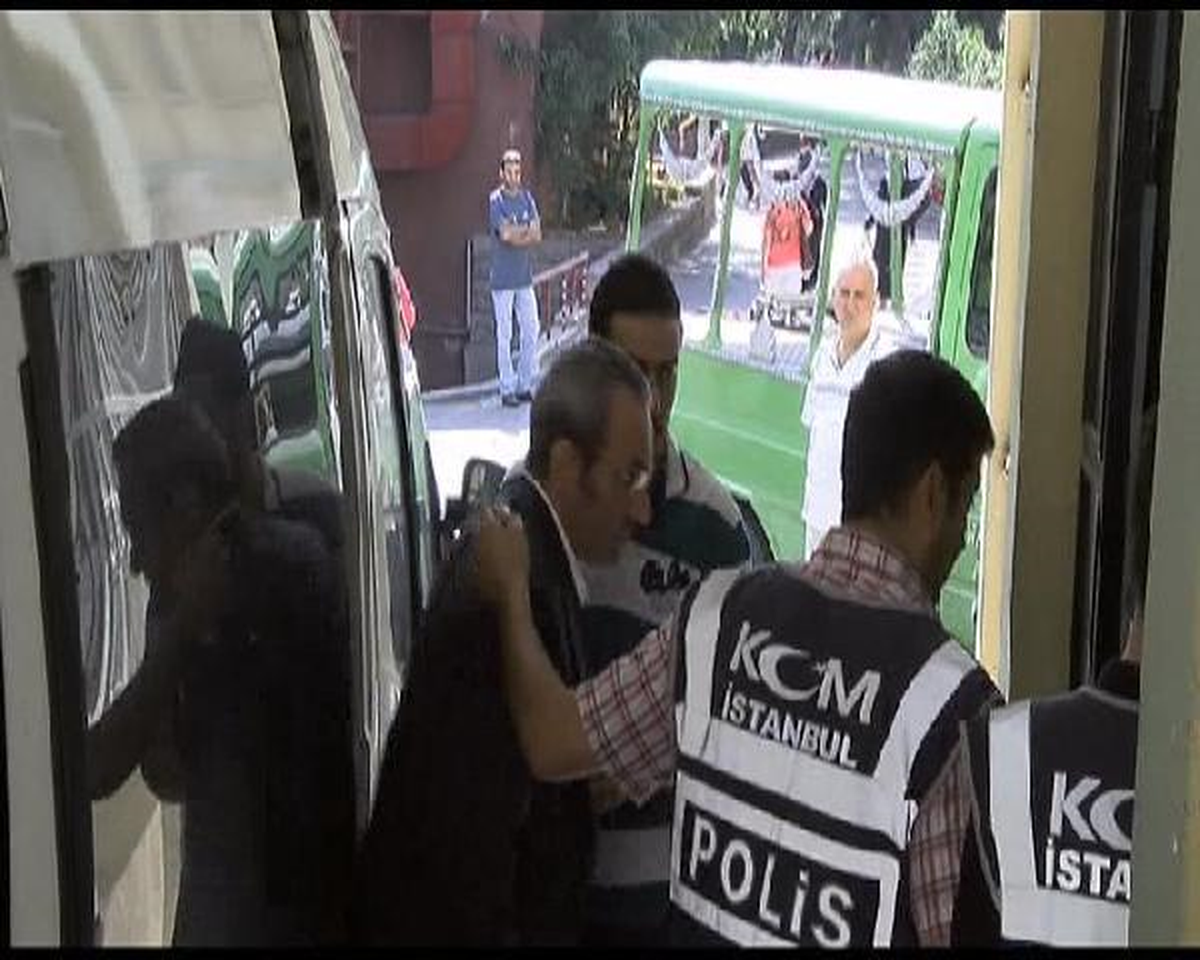 Şüphelilerden Bir Bölümü Sağlık Kontrolünden Geçirildi