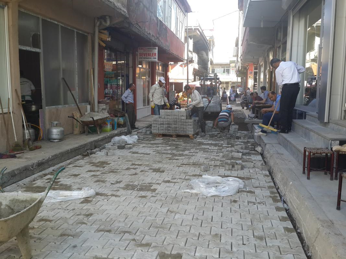 Tatvan Belediyesinden Parke Çalışmaları