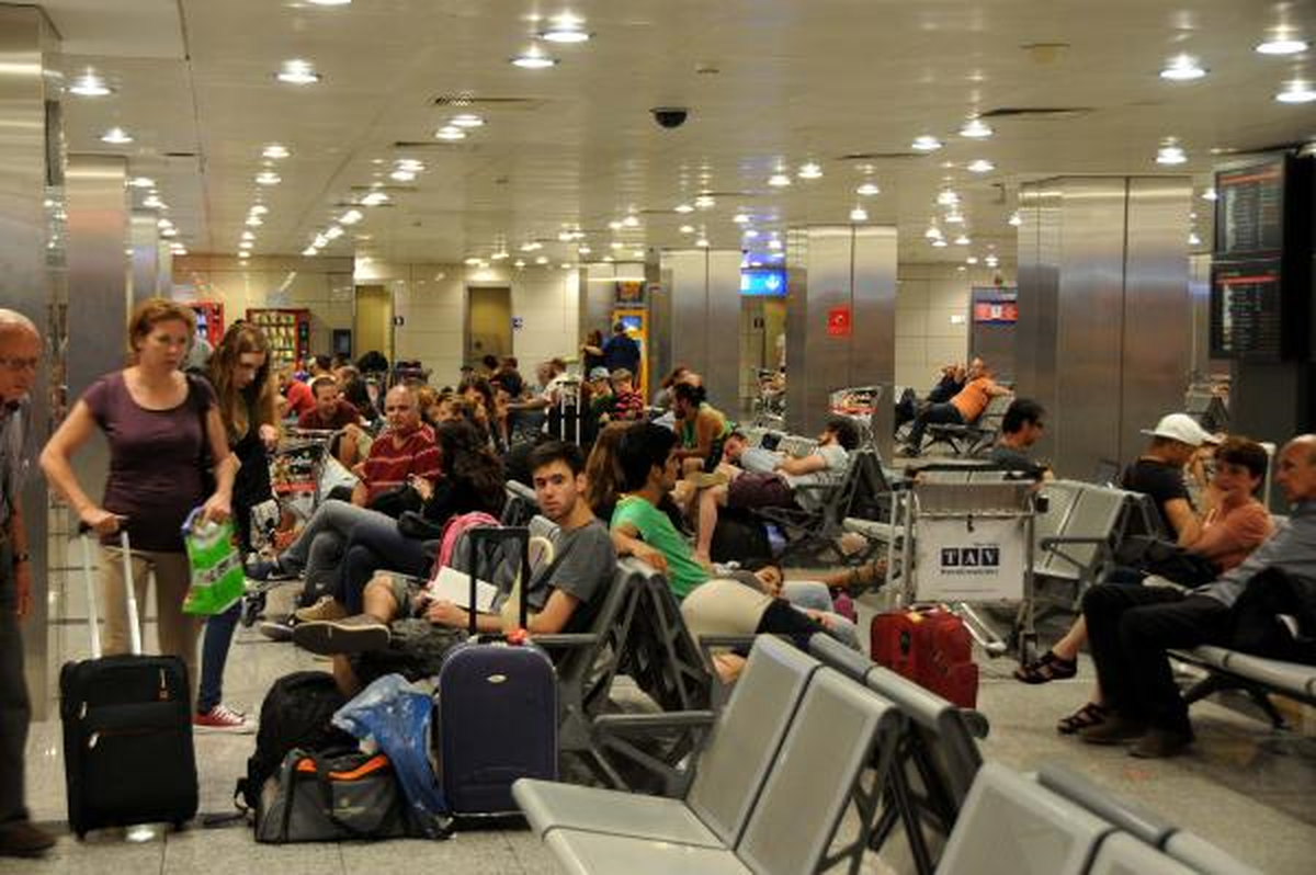 Tel-Aviv Yolcuları Atina Üzerinden İsrail\'e Gönderildi