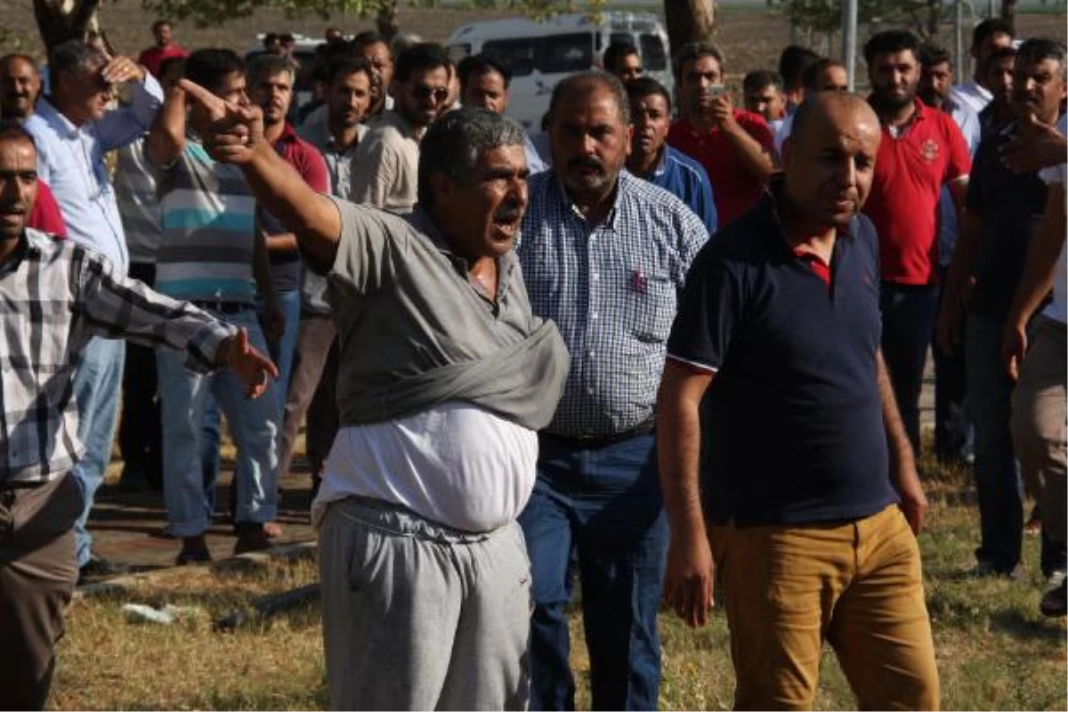 Yol Kapatan TIR Şoförlerine Polis Müdahalesi