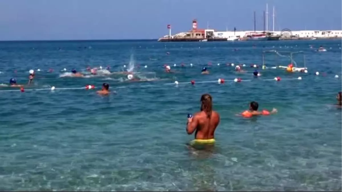 1. Kemer Su Topu Şenliği sona erdi -