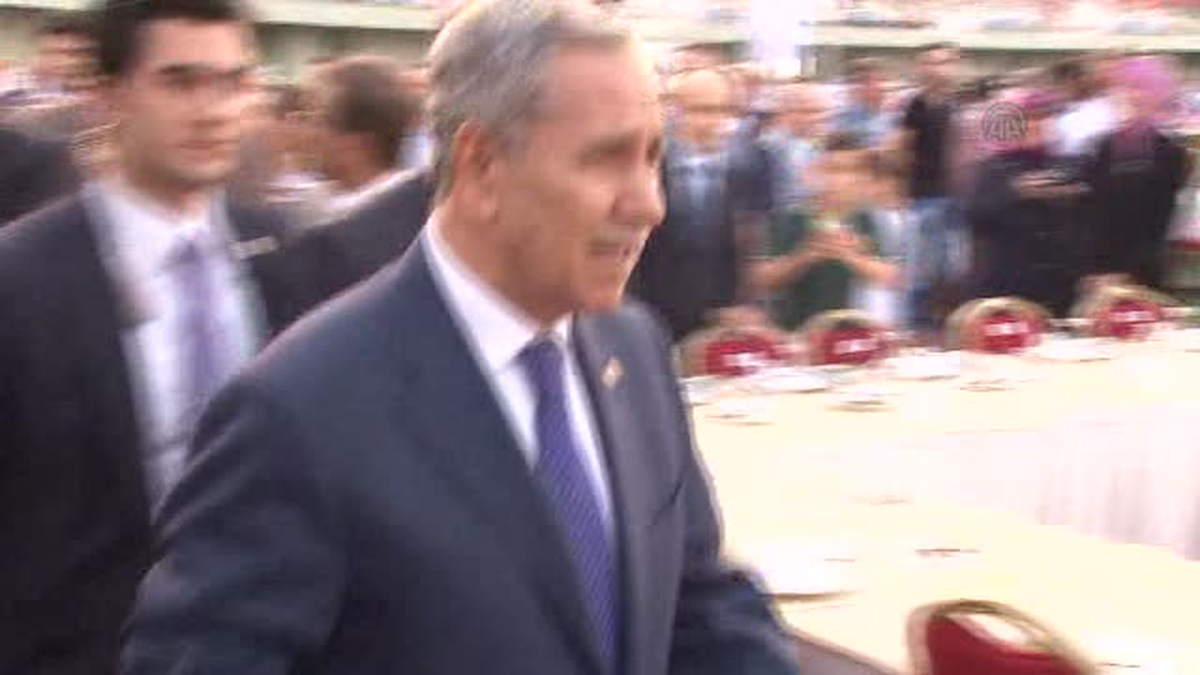 Arınç: "Bu işin, ona yüzde 100 layık olduğunu düşünüyoruz" -