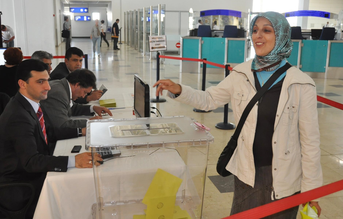 Gümrük Kapılarında Oy Verme İşlemi Başladı