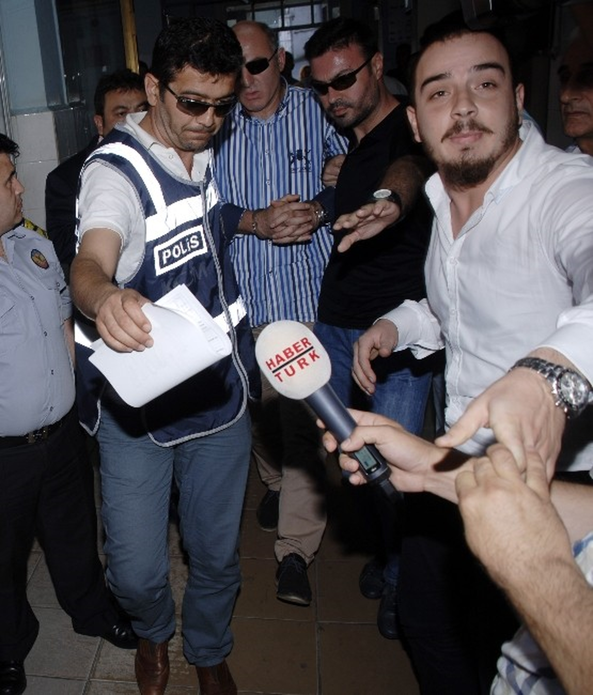 Paralel Yapıya Yönelik Operasyon Kapsamında Gözaltına Alınan Aralarında Eski İstihbarat Şube Müdürü...
