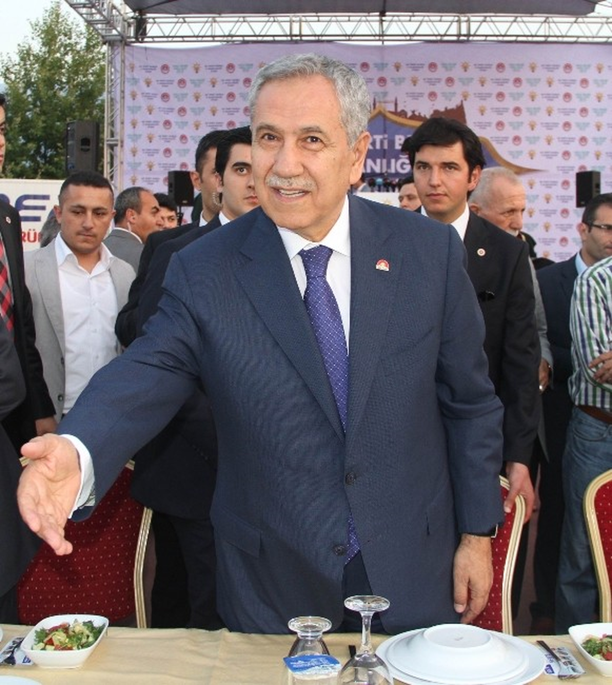 Arınç: Bizden Daha İyisini Yapacak Varsa Buyursun Gelsin