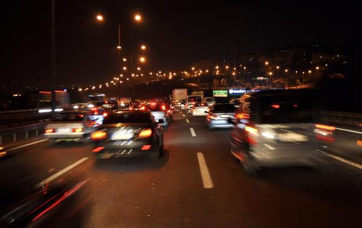 Bayram Trafiği Gece de Sürdü