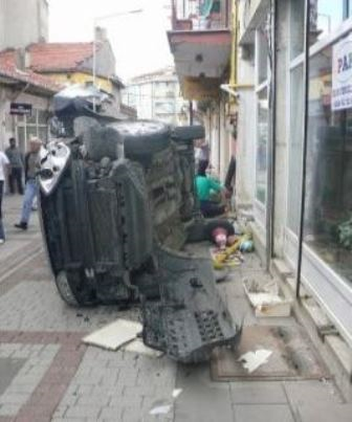 Bozüyük\'te Kamyonet Devrildi: 1 Yaralı