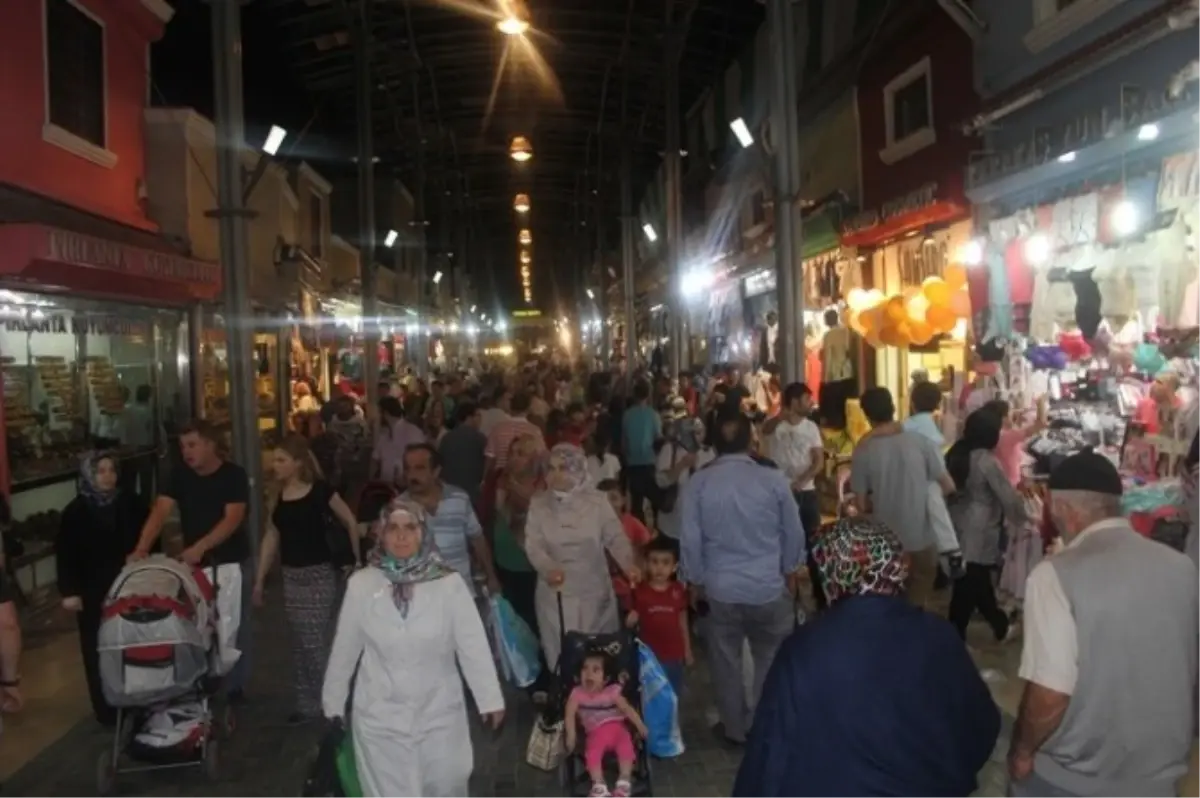 Çarşıda Bayram Yoğunluğu