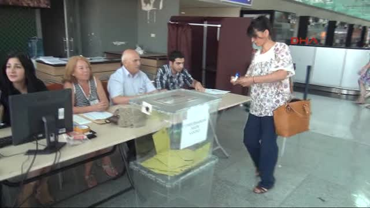 Cumhurbaşkanlığı Seçimi İçin Oy Verme İşlemi, Gümrük Kapılarında ve Havalimanlarında Başladı.