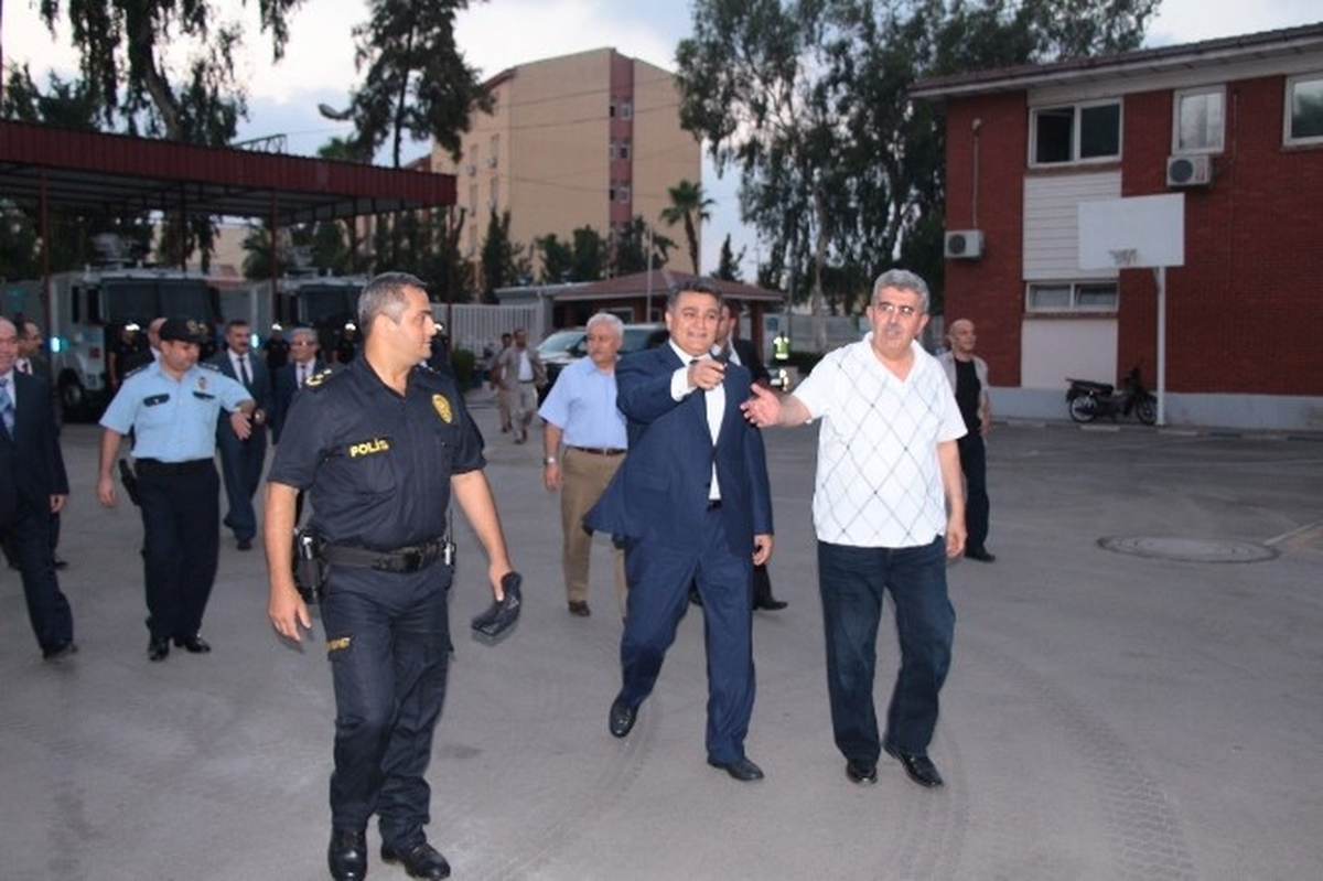 Emniyet Genel Müdür Yardımcısı Gülcü, İftarı Çevik Kuvvet ile Açtı