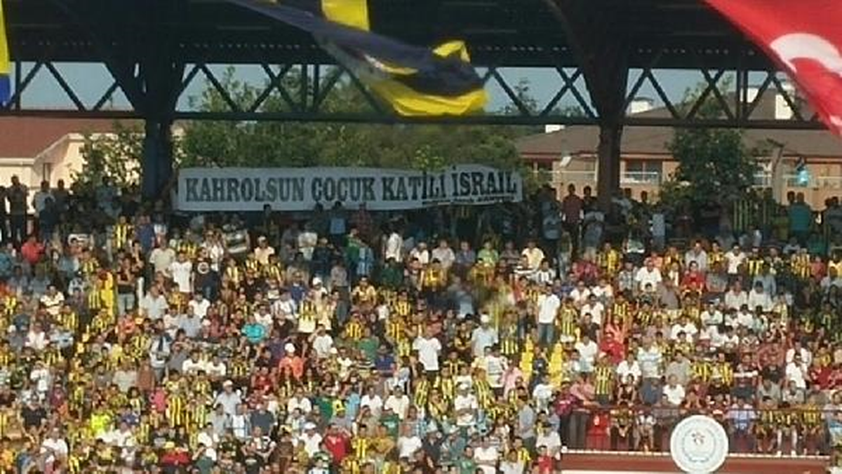 Fenerbahçe-Sepahan Karşılaşmasında İsrail Pankartı