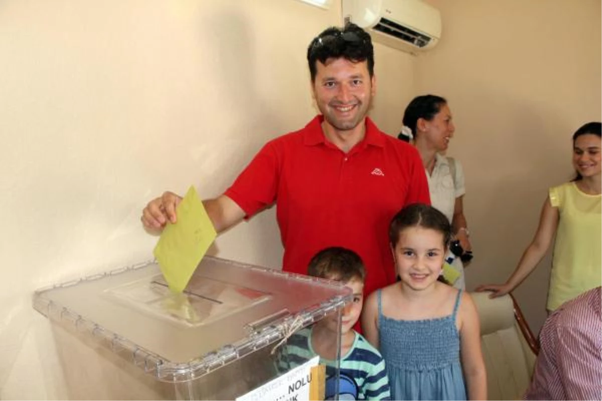 Fethiye\'de Cumhurbaşkanlığı Seçimi İçin İlk Oylar Kullanıldı