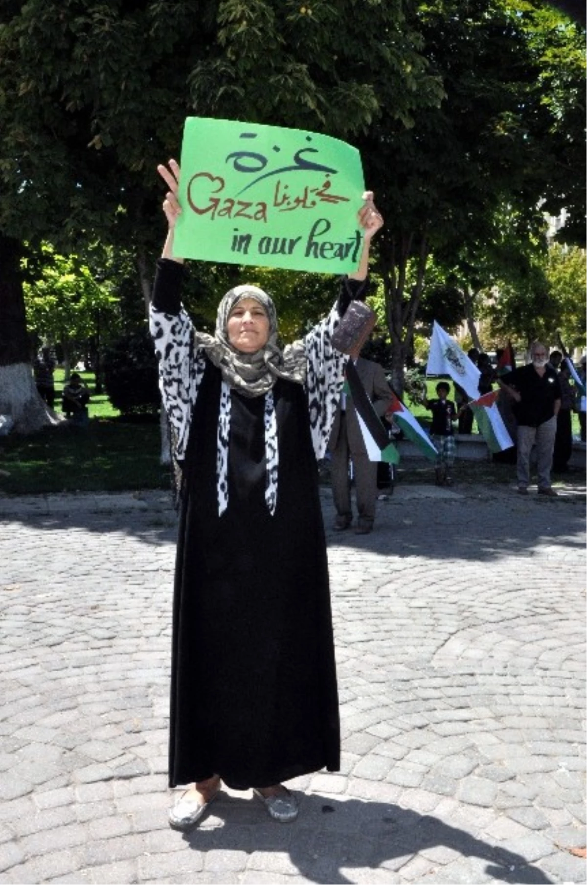 Gaziantep\'teki Suriyeliler İsrail\'i Protesto Etti