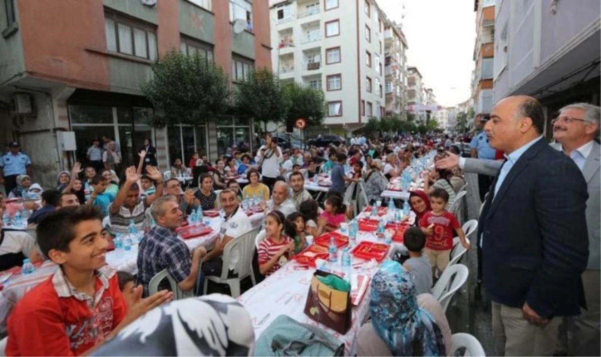 Güngören Belediyesi Ramazan Bereketini İftar Sofralarına Taşıdı