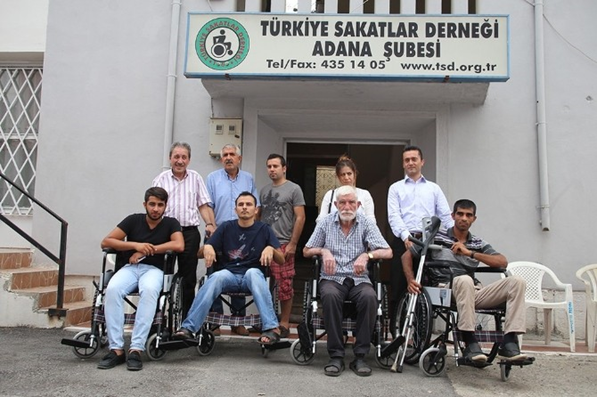 Hayırsever, Bayram Arifesi 10 Engelliyi Sevindirdi